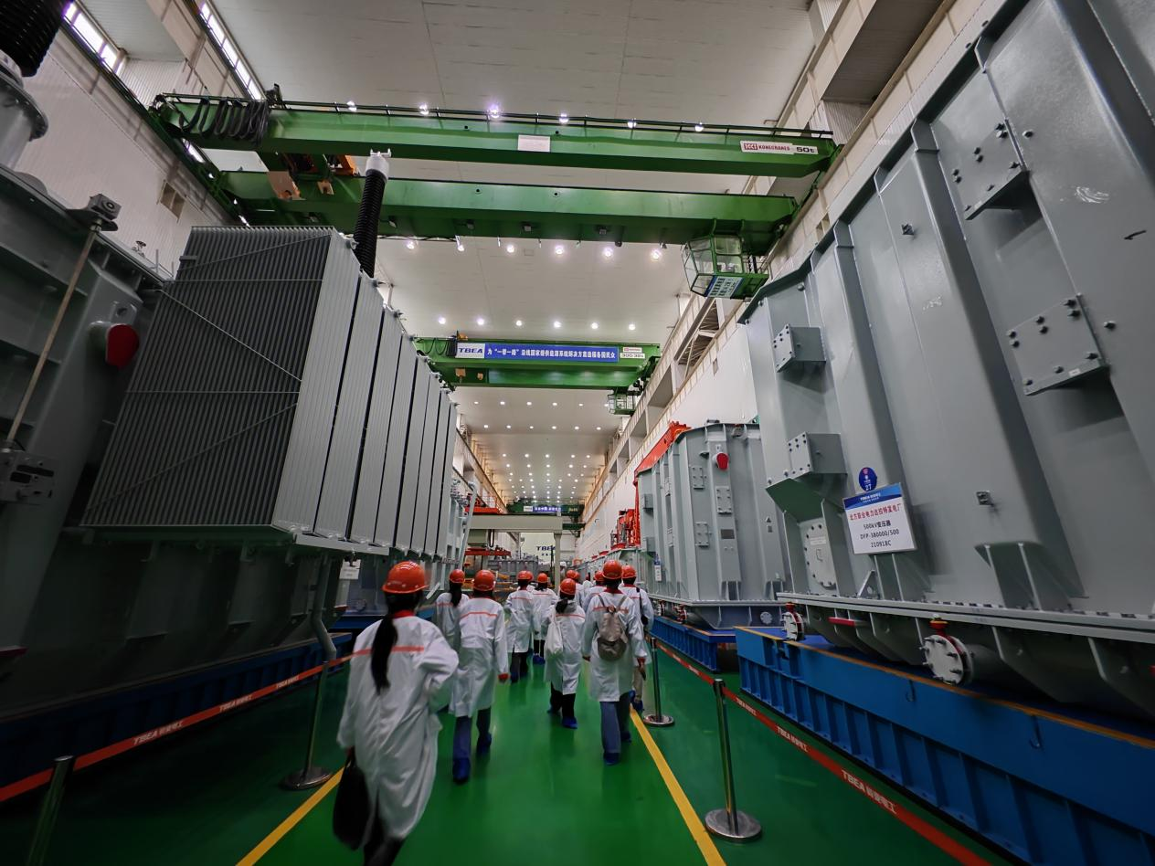 大國重器中的“衡陽制造” 特變電工衡變公司深耕海外市場，電氣設(shè)備遠(yuǎn)銷70余國家和地區(qū)